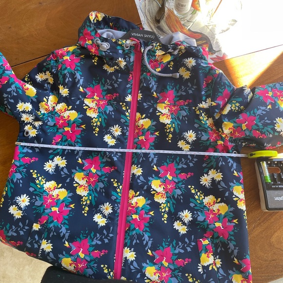 Rain coat - Picture 5 of 6